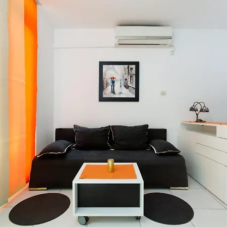 Sunny Side Up Apartment *