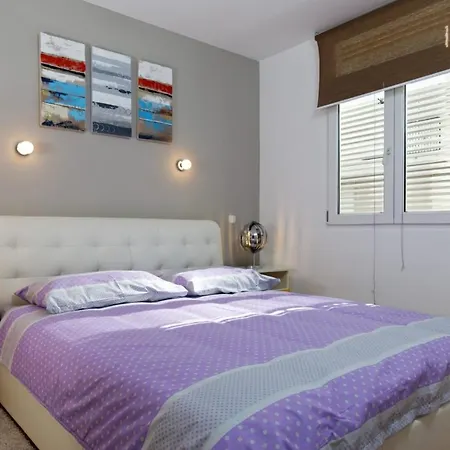 Apartment Sunny Side Up