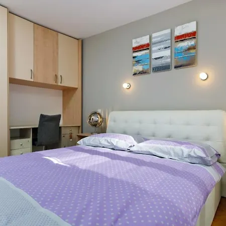 Apartment Sunny Side Up *