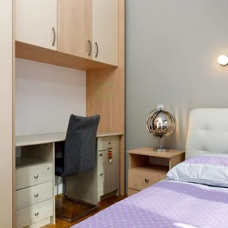 Sunny Side Up Apartment *